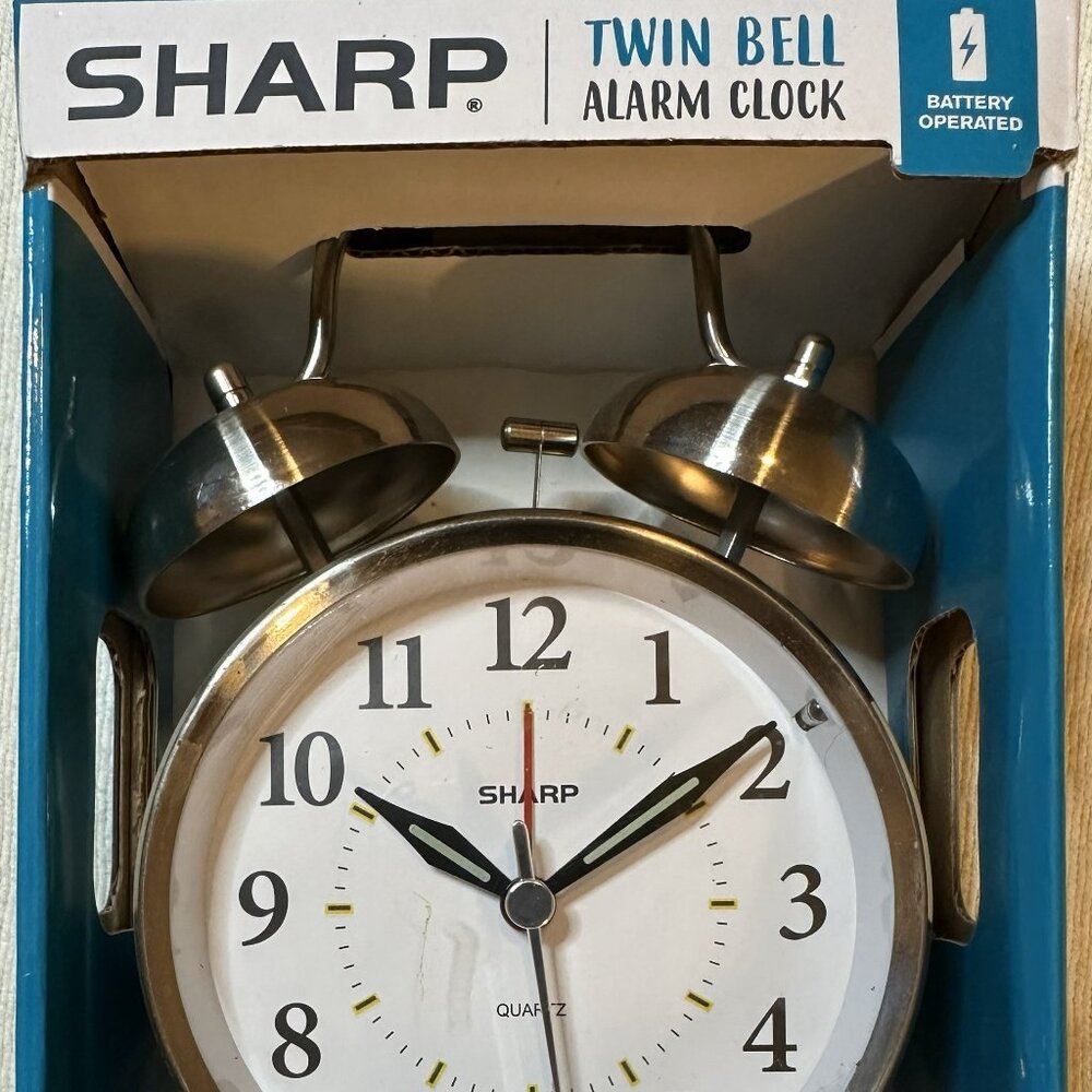 🔔 NIB Sharp Twin Bell Alarm Clock – Classic Retro Style 🔔